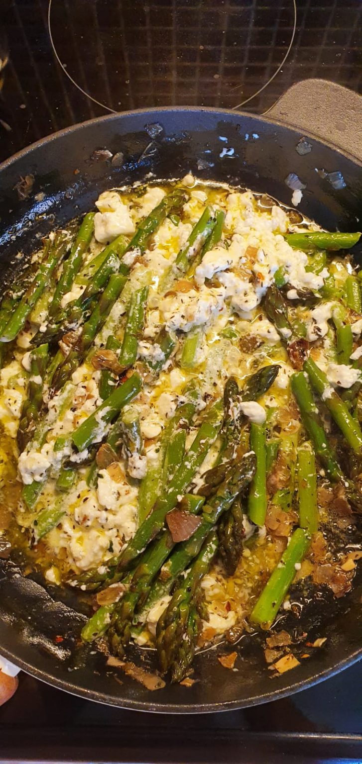 20 MINUTE ASPARAGUS PASTA WITH FETA CHEESE 30 days of Greek food